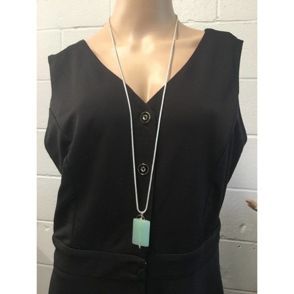 Long Green Pendant Necklace